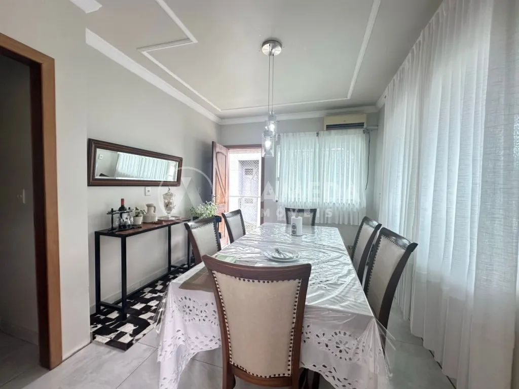 Casa com terreno amplo, 3 quartos sendo uma suíte no bairro Garcia! — foto 4