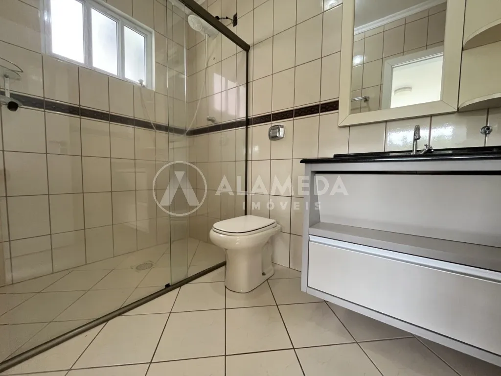 Excelente Casa no Bairro Belchior em Gaspar, frente para rua principal. — foto 7