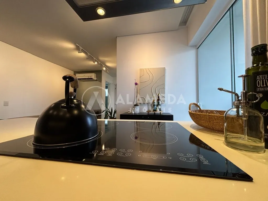 Apartamento 2 dormitórios com 1 suíte, 100% mobiliado com eletros - Bairro Vila Nova. — foto 2