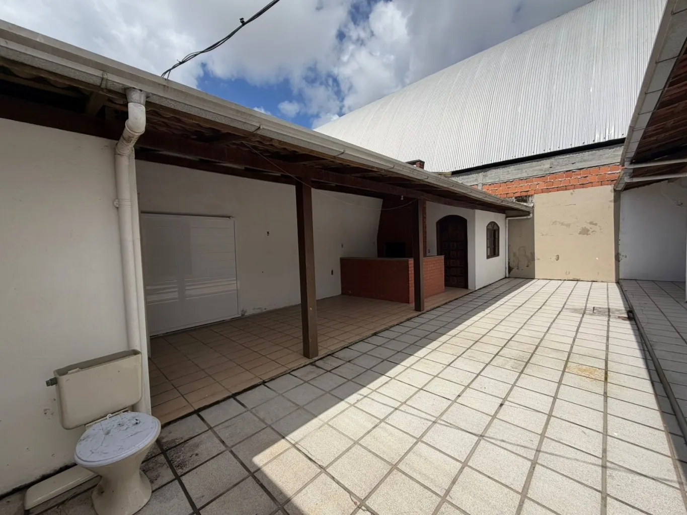 Casa com 2 dormitórios no bairro Cordeiros. — foto 5