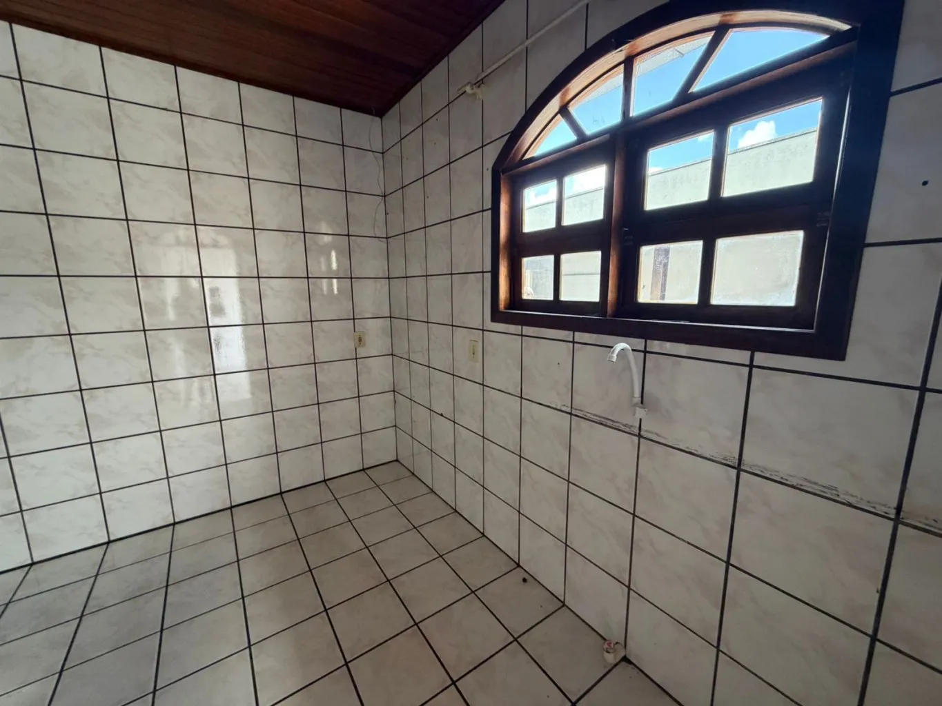 Casa com 2 dormitórios no bairro Cordeiros. — foto 7