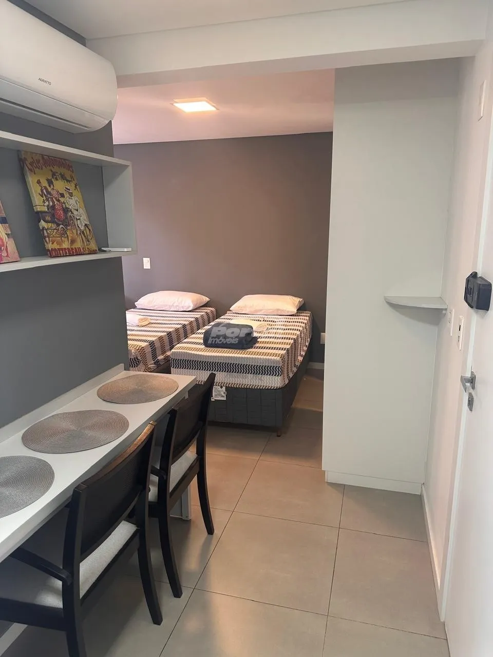 Loft mobiliado de 30,55m, contendo 01 dormitório, cozinha equipada, banheiro completo e area de serviço. Nao possui vaga de garagem. O loft está inserido em um condomínio completo, com rooftop, piscina, salão de festas e academia. — foto 6