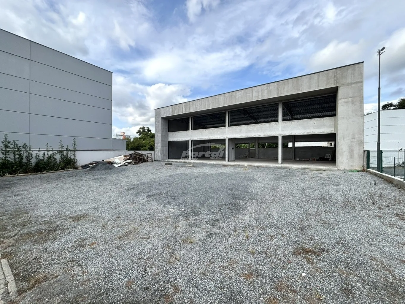 Oportunidade comercial para locação - Espaço versátil e moderno. Empreendimento comercial em fase de disponibilização para locação, ideal para diversos tipos de negócios. — foto 2