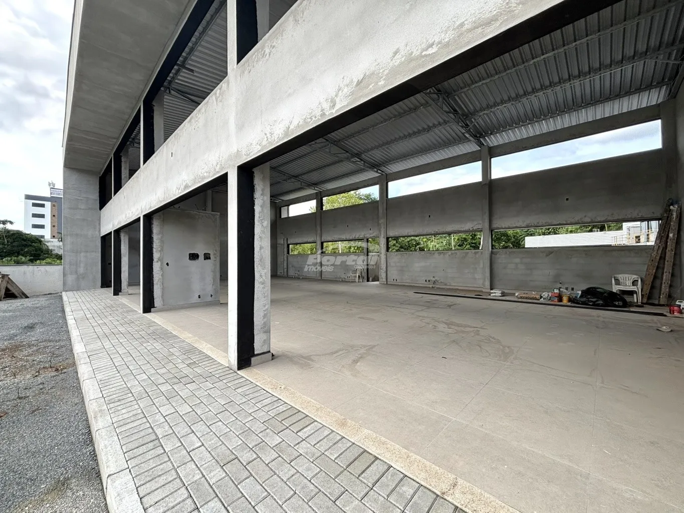 Oportunidade comercial para locação - Espaço versátil e moderno. Empreendimento comercial em fase de disponibilização para locação, ideal para diversos tipos de negócios. — foto 3