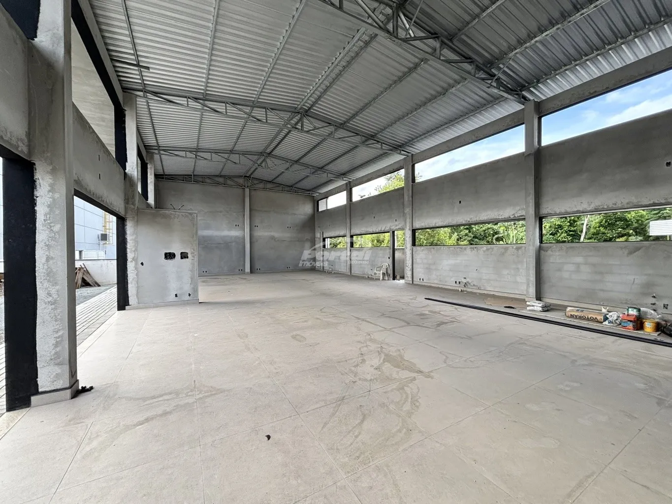 Oportunidade comercial para locação - Espaço versátil e moderno. Empreendimento comercial em fase de disponibilização para locação, ideal para diversos tipos de negócios. — foto 4