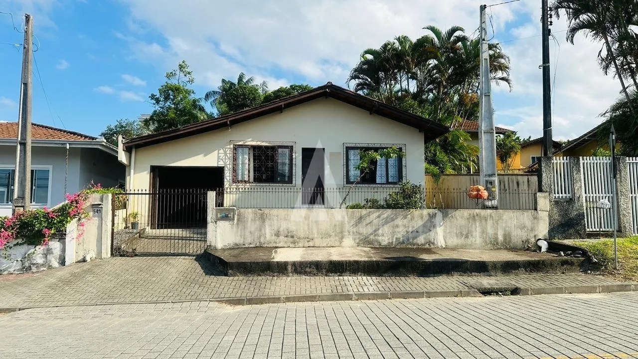 Casa com 4 quartos à venda no bairro Nova Brasília em Joinville-SC por R$460.000,00. - foto 1