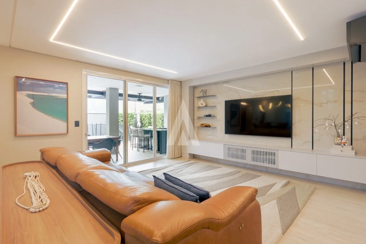 Casa com 4 suítes à venda no bairro América em Joinville-SC por R$3.890.000,00. - foto 1