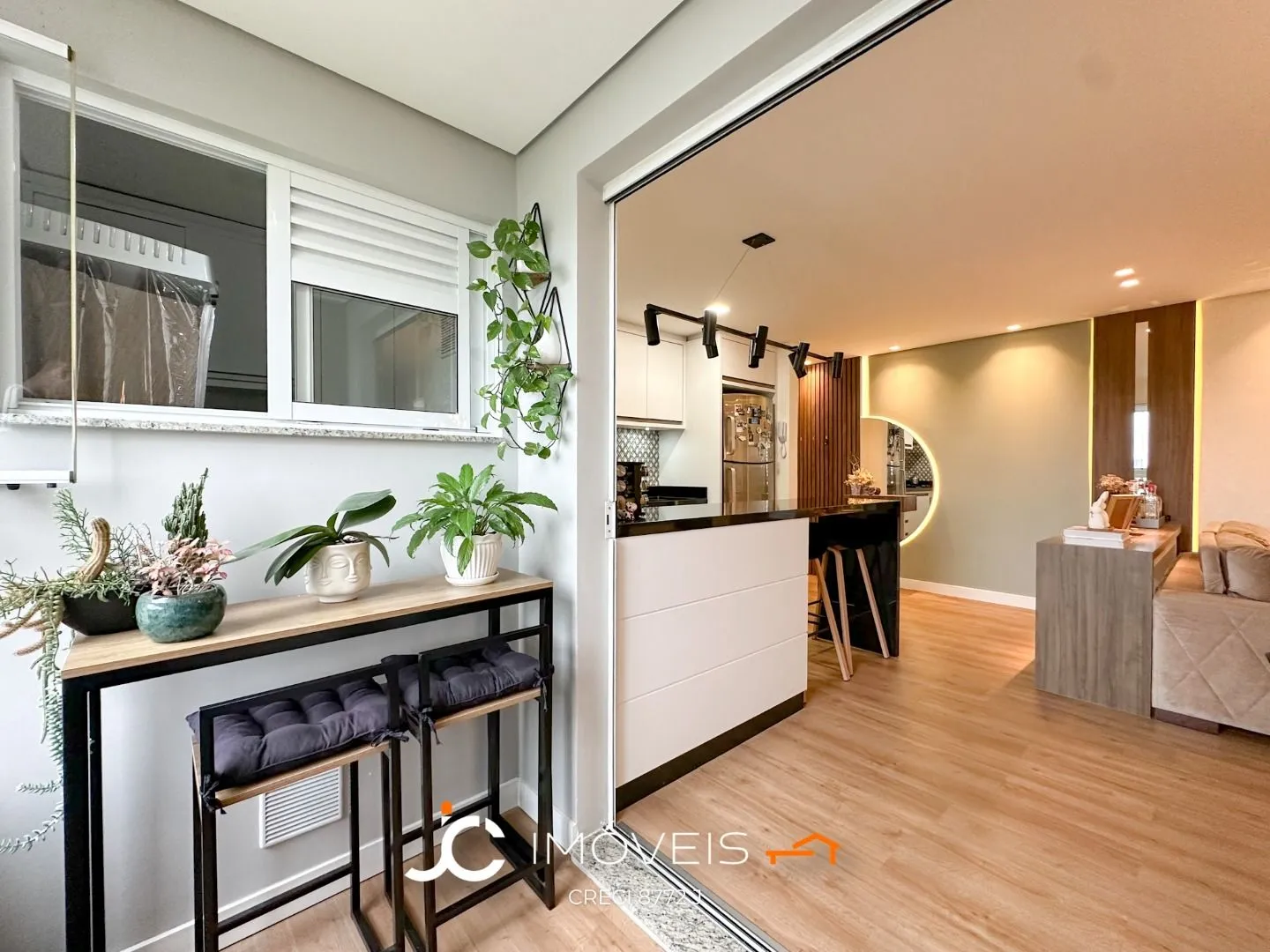 Apartamento Com 2 dormitórios sendo uma suíte - Itoupava Central — foto 3