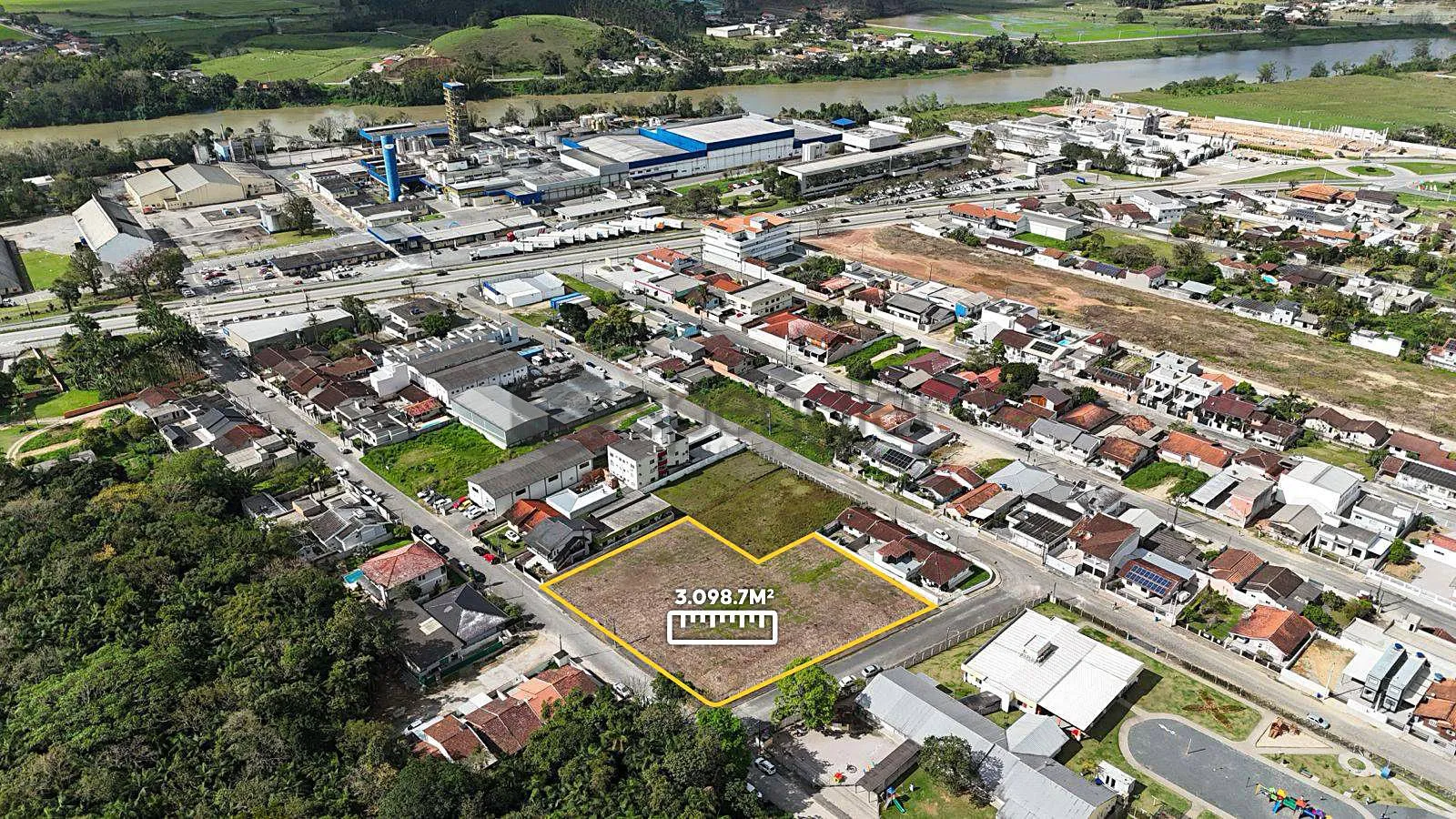 Terreno de Esquina no Bairro Poço Grande! REF: TE0317 - foto 1