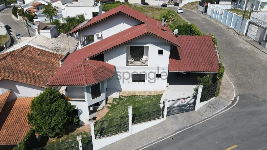 Casa ampla, no centro de Gaspar! Ref.:CA0473 — foto 4