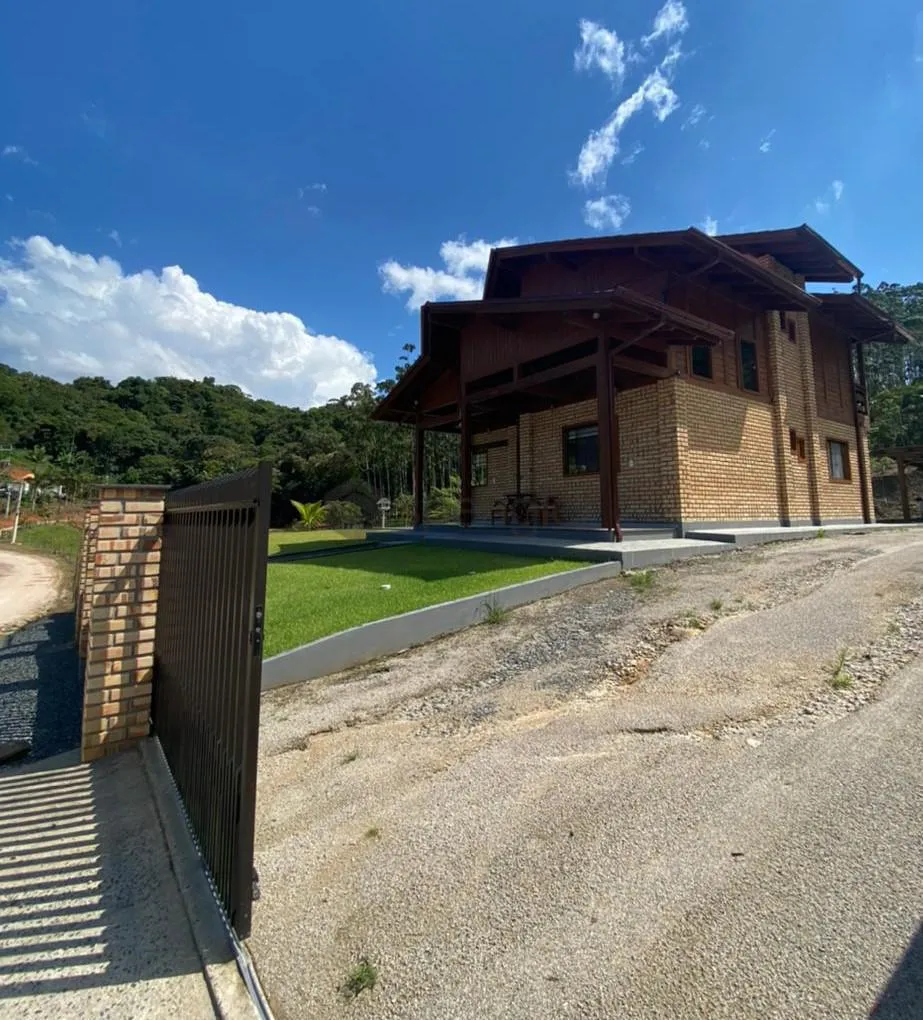 Terreno com 1089m e casa espaçosa, localizados no bairro Baú Baixo, em Ilhota Ref.:CA0420 — foto 4