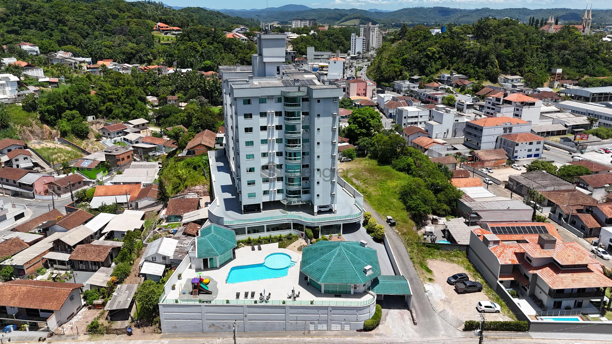 Apartamento no Centro de Gaspar! REF: AP0740 - foto 1