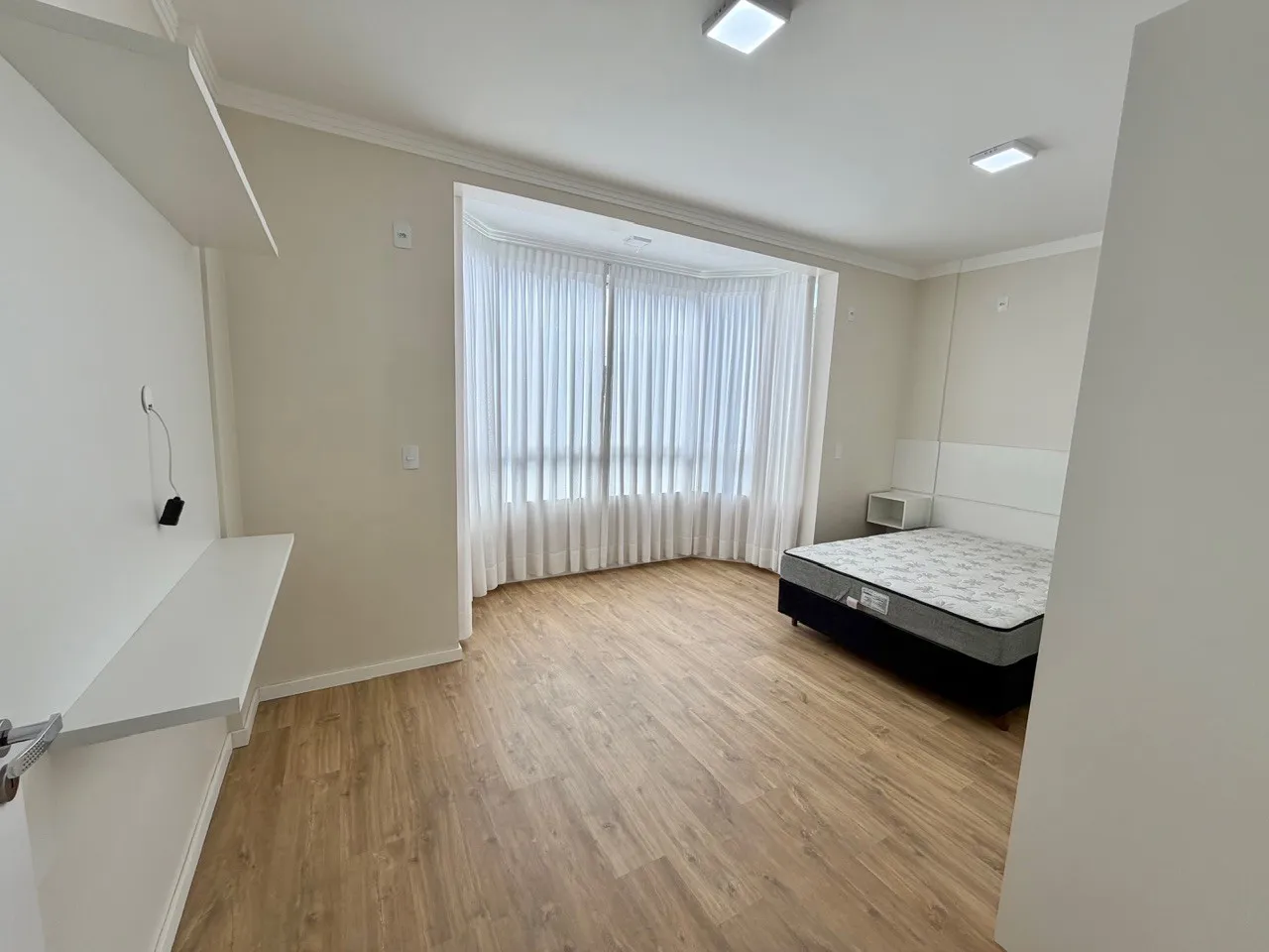 Apartamento 1 Dormitório com 42m, Sol da Manhã, Excelente Iluminação Natural, para Aluguel, no Bairro Vila Nova — foto 3