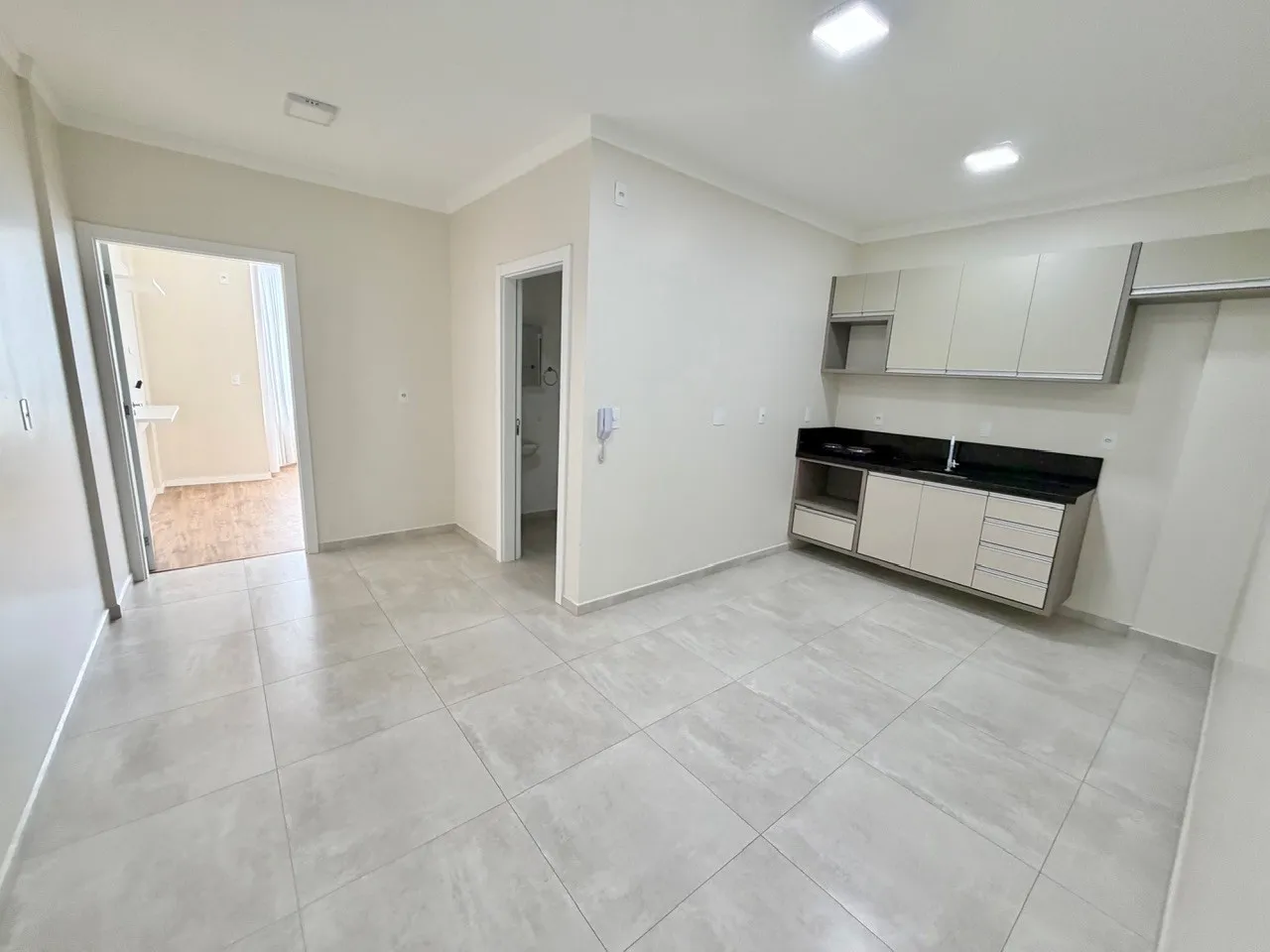 Apartamento 1 Dormitório com 42m, Sol da Manhã, Excelente Iluminação Natural, para Aluguel, no Bairro Vila Nova - foto 1