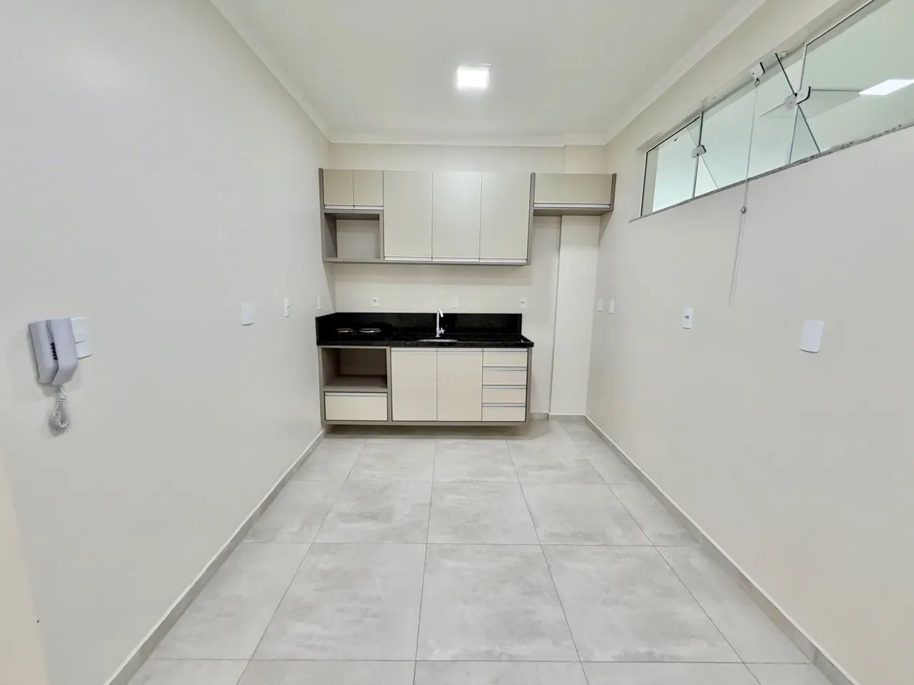 Apartamento 1 Dormitório com 42m, Sol da Manhã, Excelente Iluminação Natural, para Aluguel, no Bairro Vila Nova — foto 4