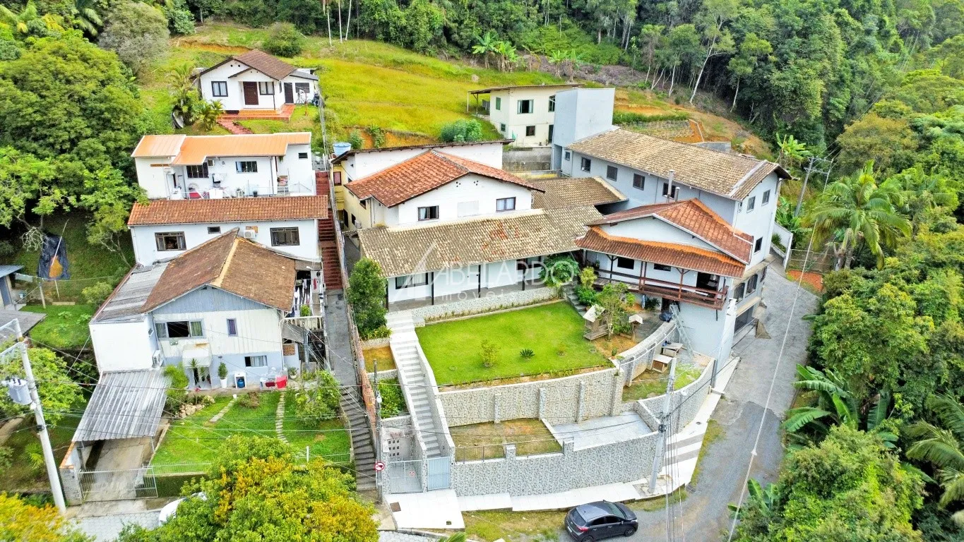 APRESENTAMOS UMA EXCELENTE OPORTUNIDADE PARA INVESTIDORES NO VALORIZADO BAIRRO BOM RETIRO EM BLUMENAU/SC. - foto 1