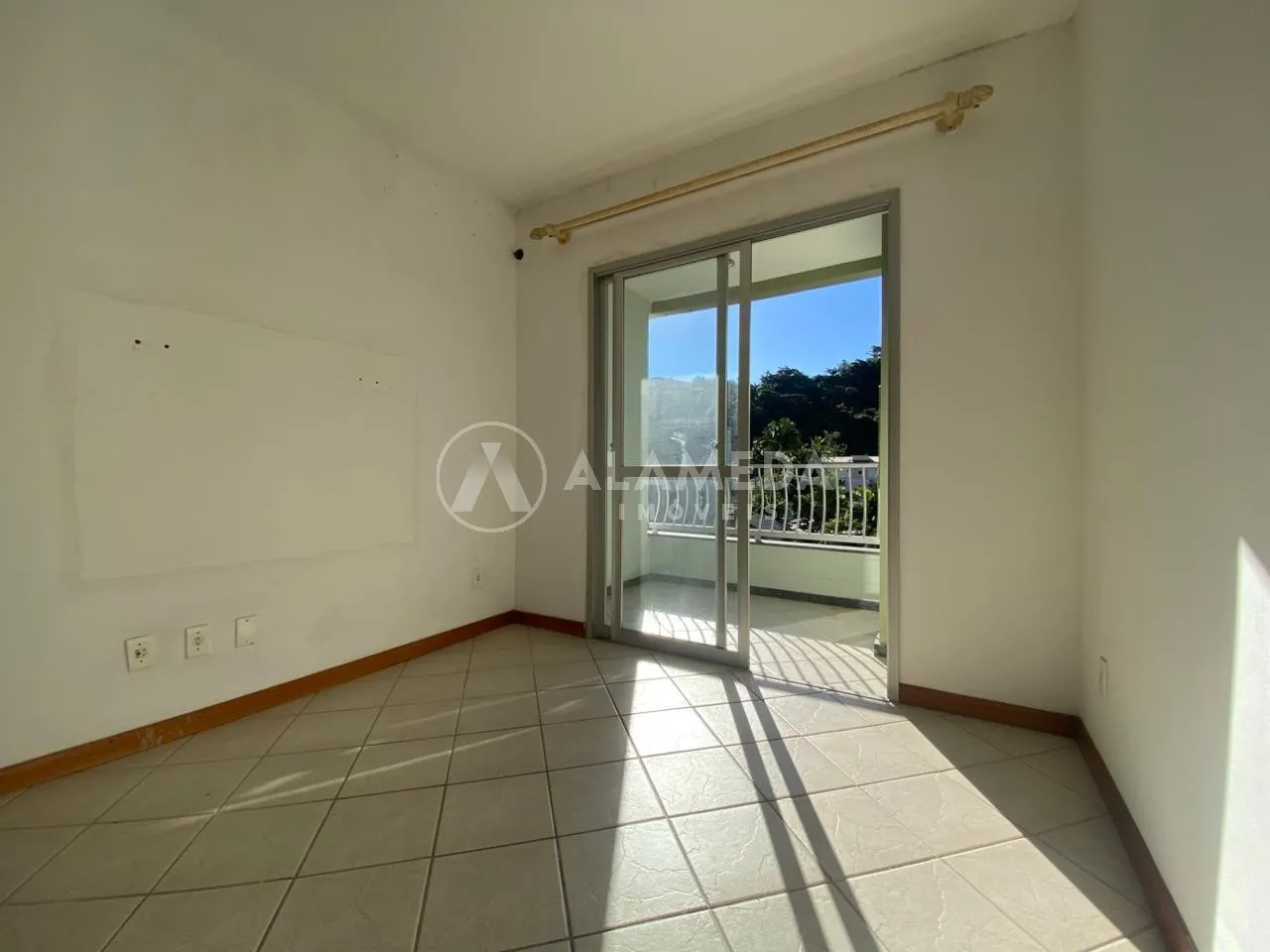 APARTAMENTO A VENDA AO LADO DO CENTRO EM BLUMENAU! — foto 5