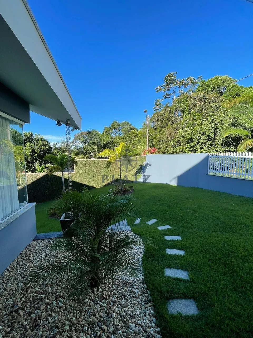 Residência Exclusiva com Vista Privilegiada e Área de Lazer Completa em Blumenau — foto 2