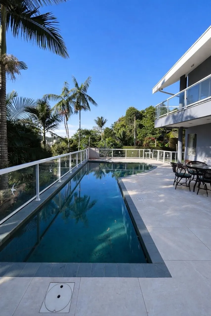 Residência Exclusiva com Vista Privilegiada e Área de Lazer Completa em Blumenau — foto 3