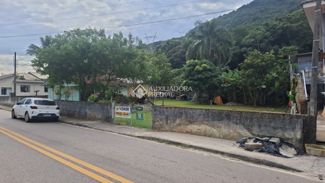 Terreno à venda, 10500m² na Baldicero Filomeno no Ribeirão da Ilha, Florianópolis