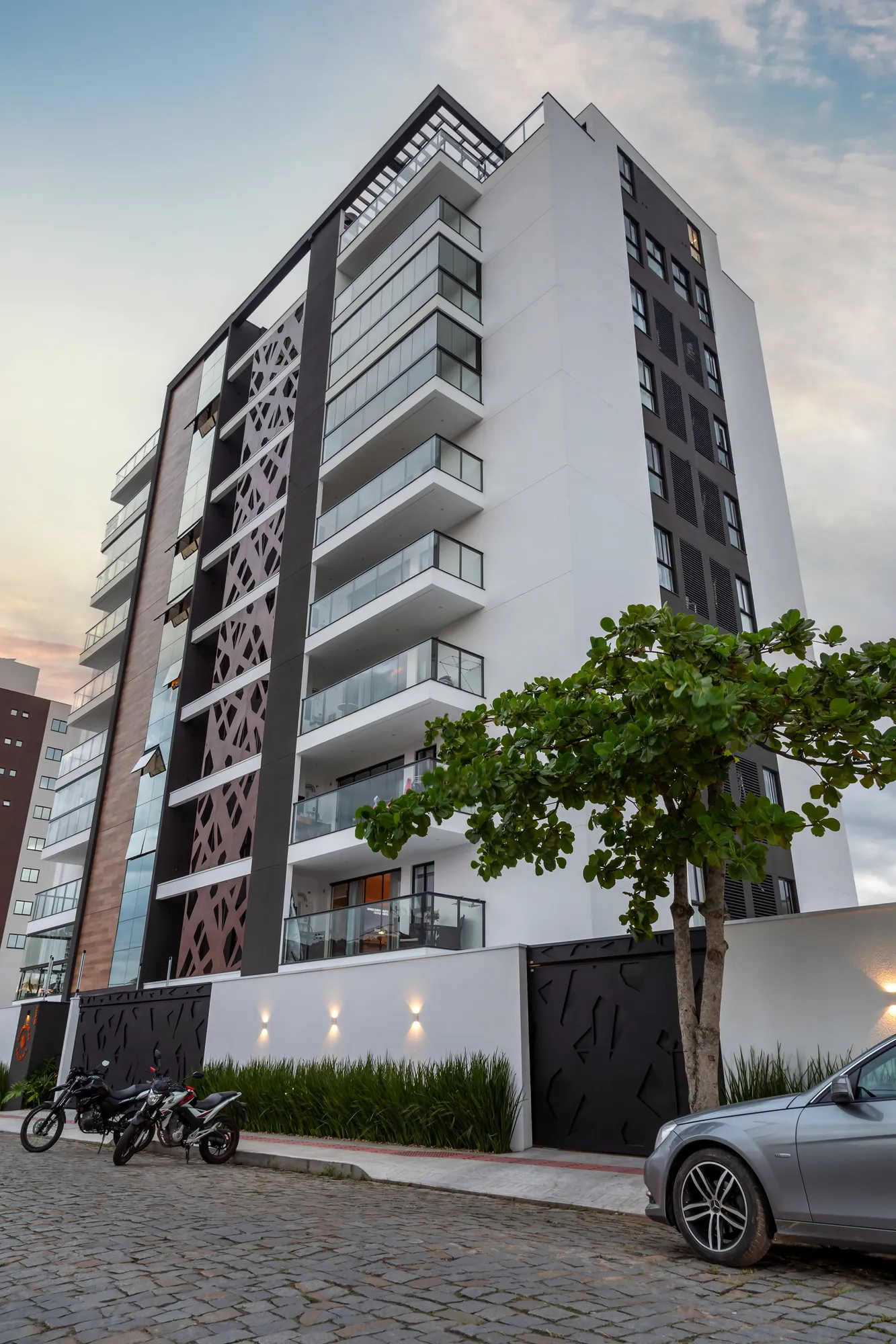 Apartamento a venda no Edifício Coral Gables em Camboriú/SC - foto 1