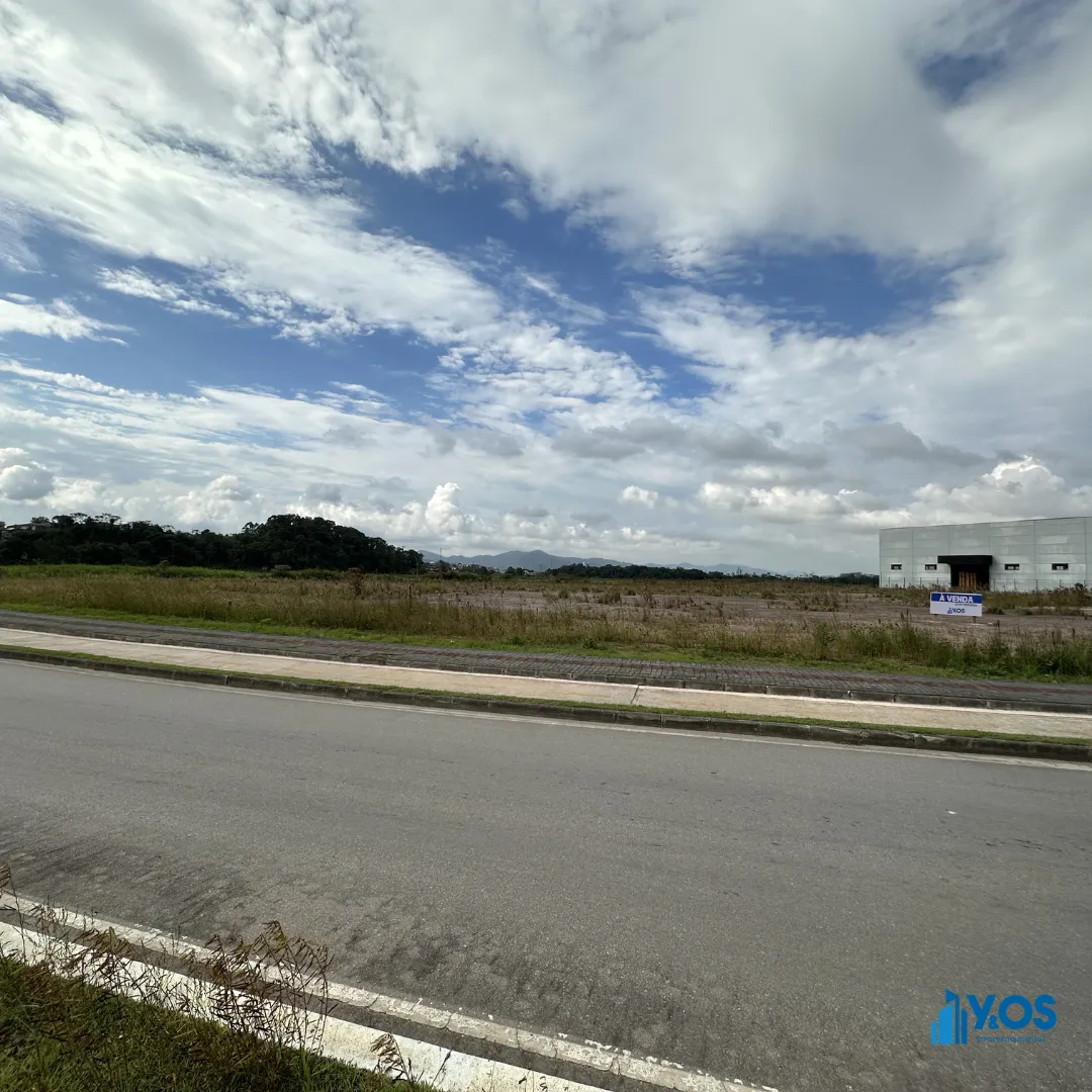TERRENO INDUSTRIAL À VENDA  LOCALIZAÇÃO ESTRATÉGICA — foto 3