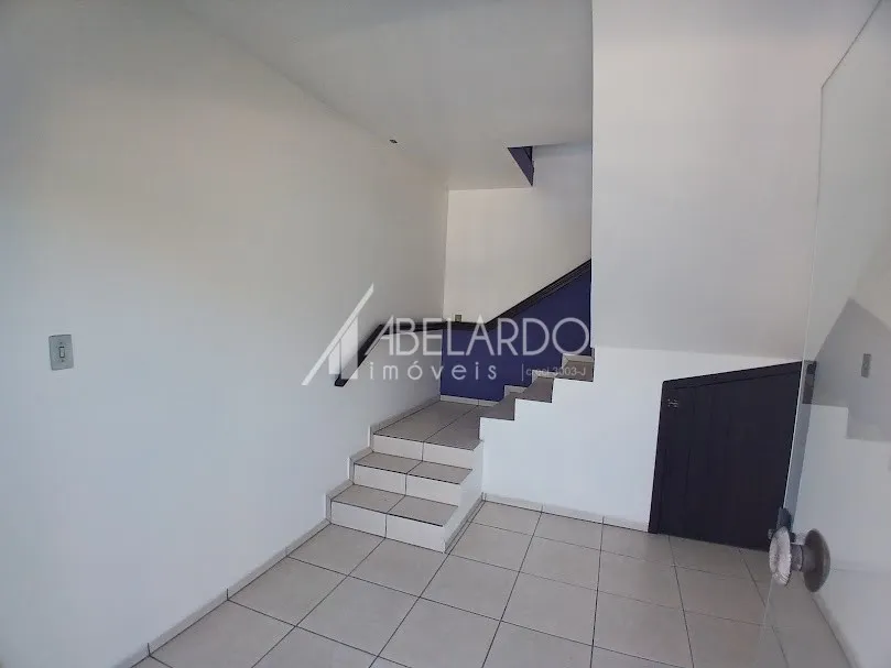 Ampla parte Superior de casa com 03 suítes na Itoupava Central. — foto 6