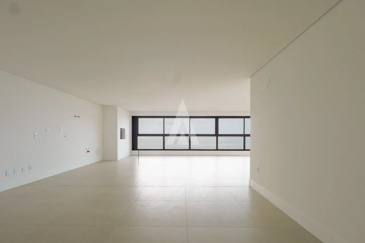 Apartamento com 3 suítes à venda no bairro Centro em Balneario Piçarras-SC por R$4.300.000,00. — foto 2