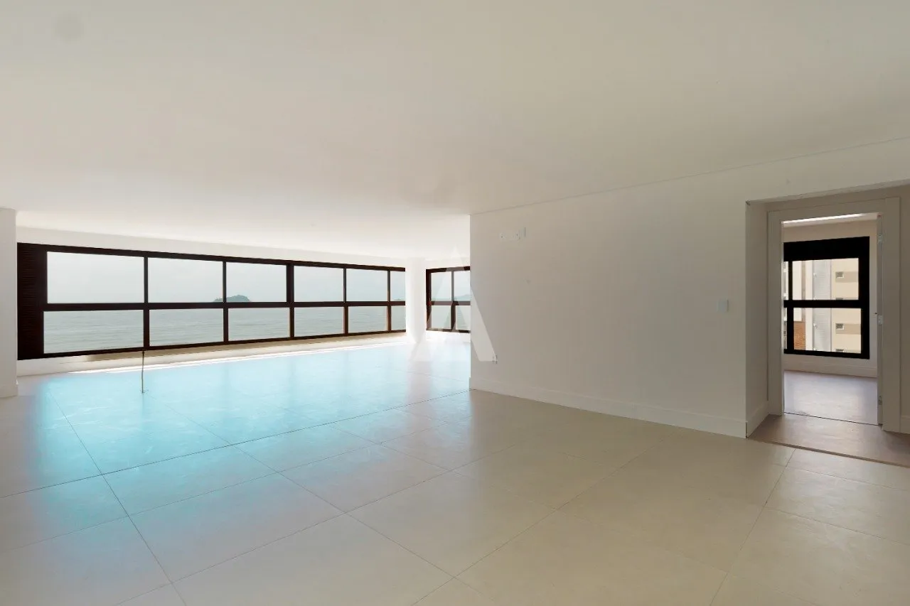 Apartamento com 3 suítes à venda no bairro Centro em Balneario Piçarras-SC por R$4.300.000,00. — foto 3