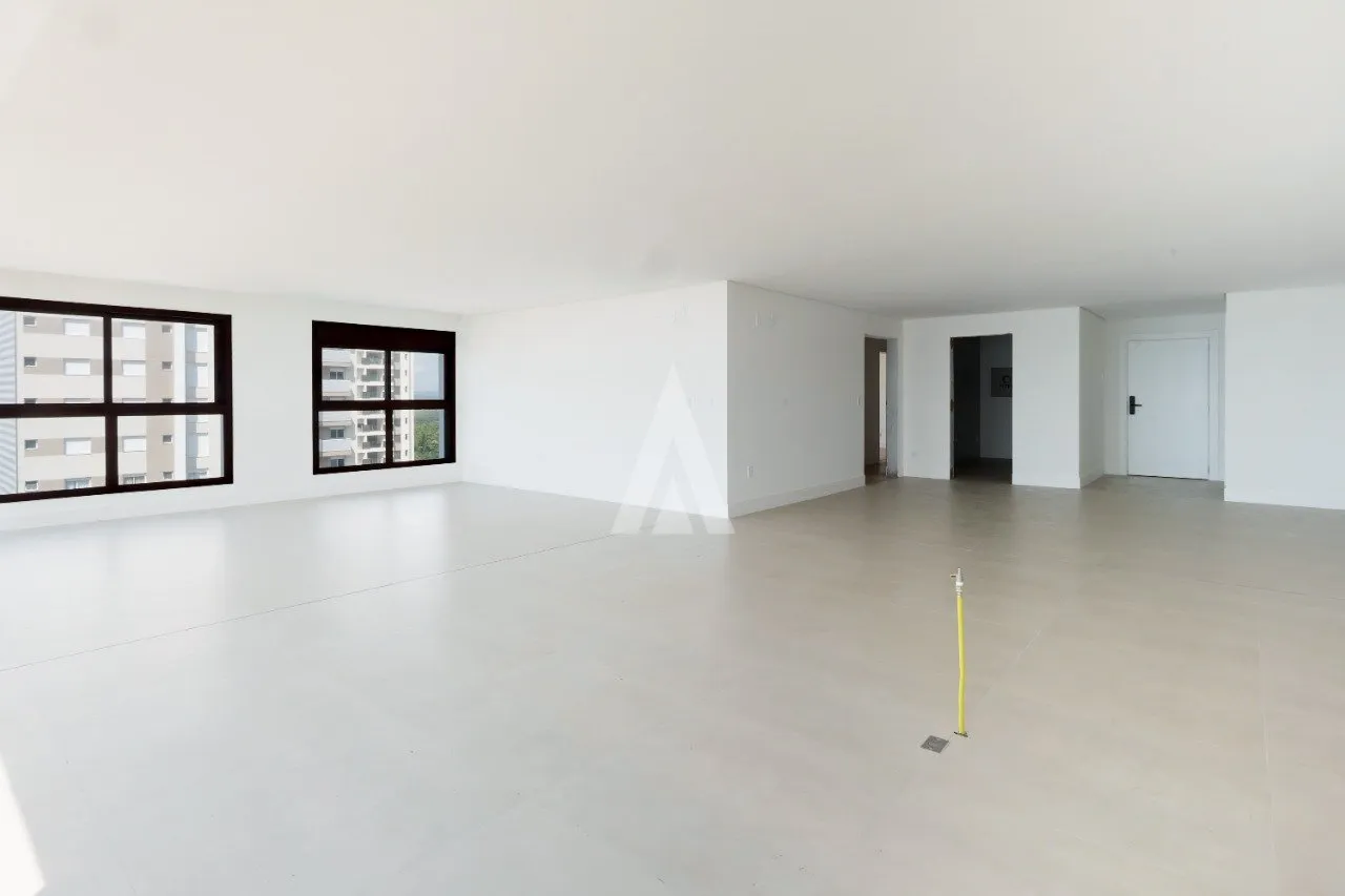 Apartamento com 3 suítes à venda no bairro Centro em Balneario Piçarras-SC por R$4.300.000,00. — foto 5