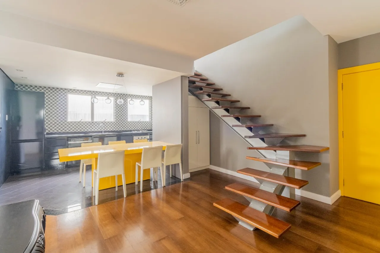 Cobertura com 1 suíte(s) mais 1 quarto(s) à venda no bairro Atiradores em Joinville, por R$ 990.000.00. - foto 1