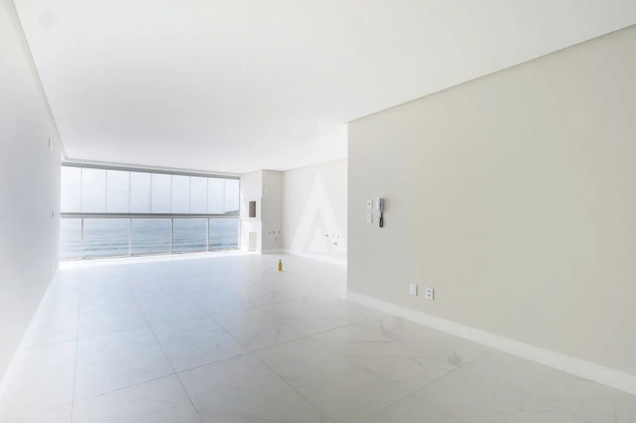 Apartamento com 3 suítes à venda no bairro Itacolomi em Balneário Piçarras-SC por R$2.700.000,00. — foto 2