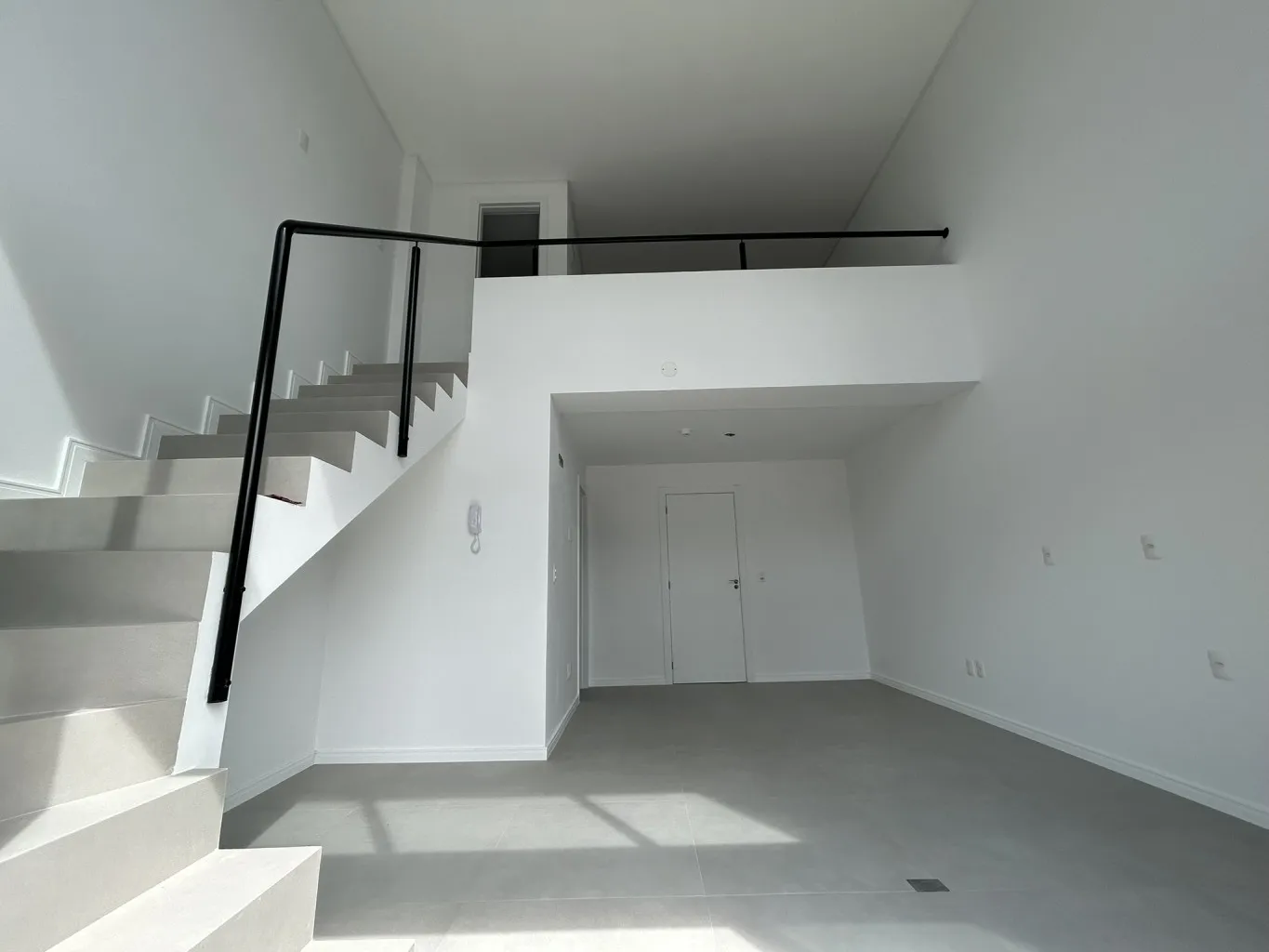 Loft com Terraço Privativo no Vila Nova | Próximo à Vila Germânica — foto 2