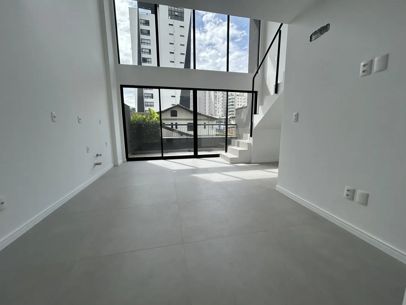 Loft com Terraço Privativo no Vila Nova | Próximo à Vila Germânica — foto 3