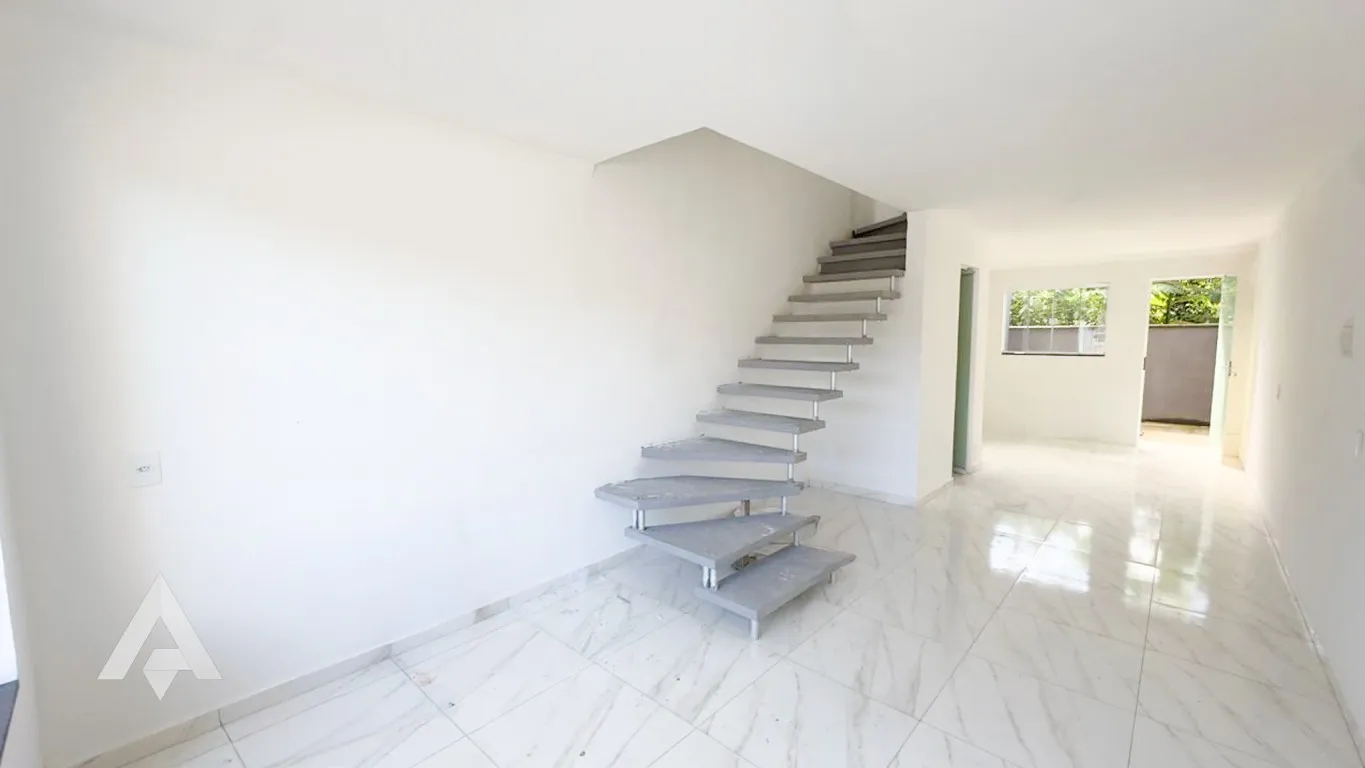 Sobrado com 2 dormitórios à venda por R$ 340.000,00 - Bairro Itoupava Central - Blumenau/SC - foto 1