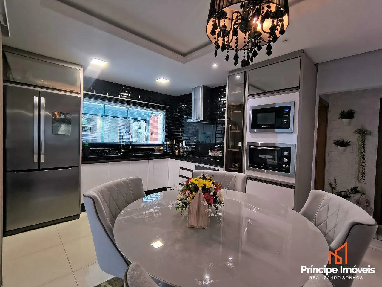 Casa com 2 quartos no Guanabara em Joinville - foto 1