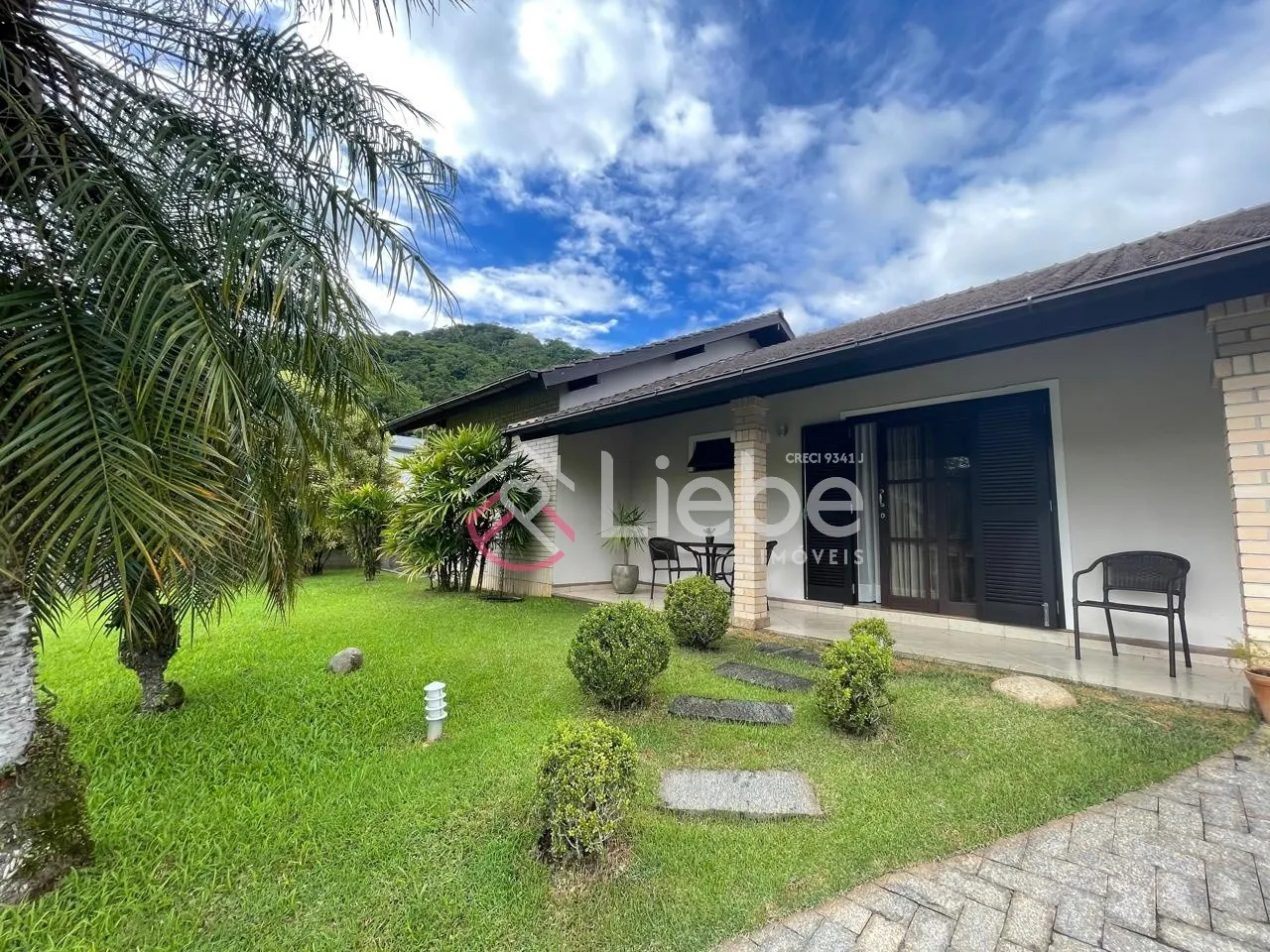 Linda casa Mobiliada em local privilegiado na cidade de Pomerode com 130,50m de área privativa. - foto 1