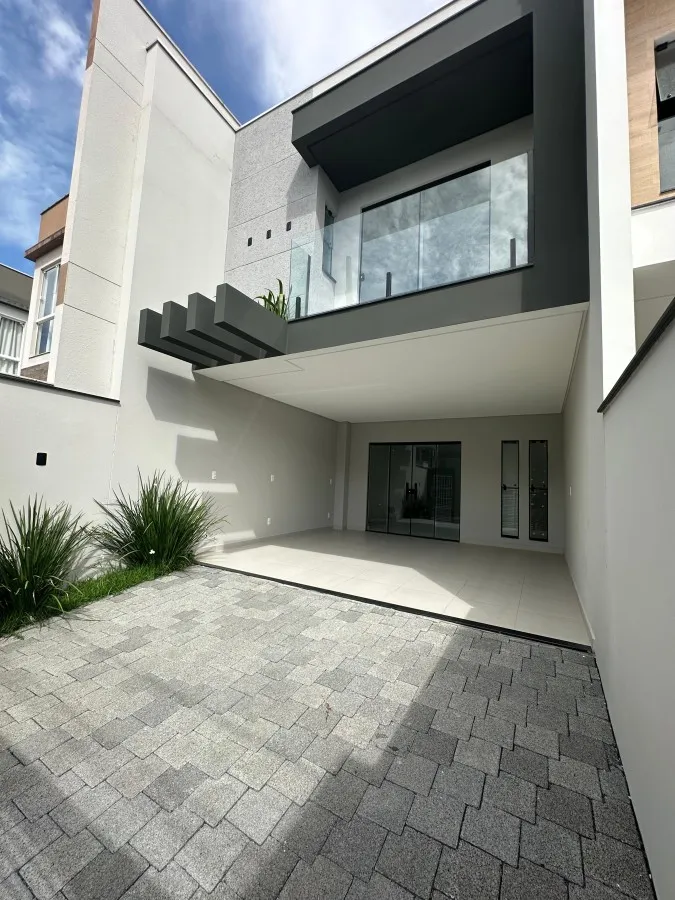 Casa para Venda em Blumenau, Velha Central, 3 dormitórios, 3 suítes, 4 banheiros, 2 vagas - foto 1
