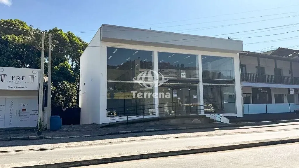 Loja para alugar, 4 vagas, 380m² no Velha Central, Blumenau - foto 1