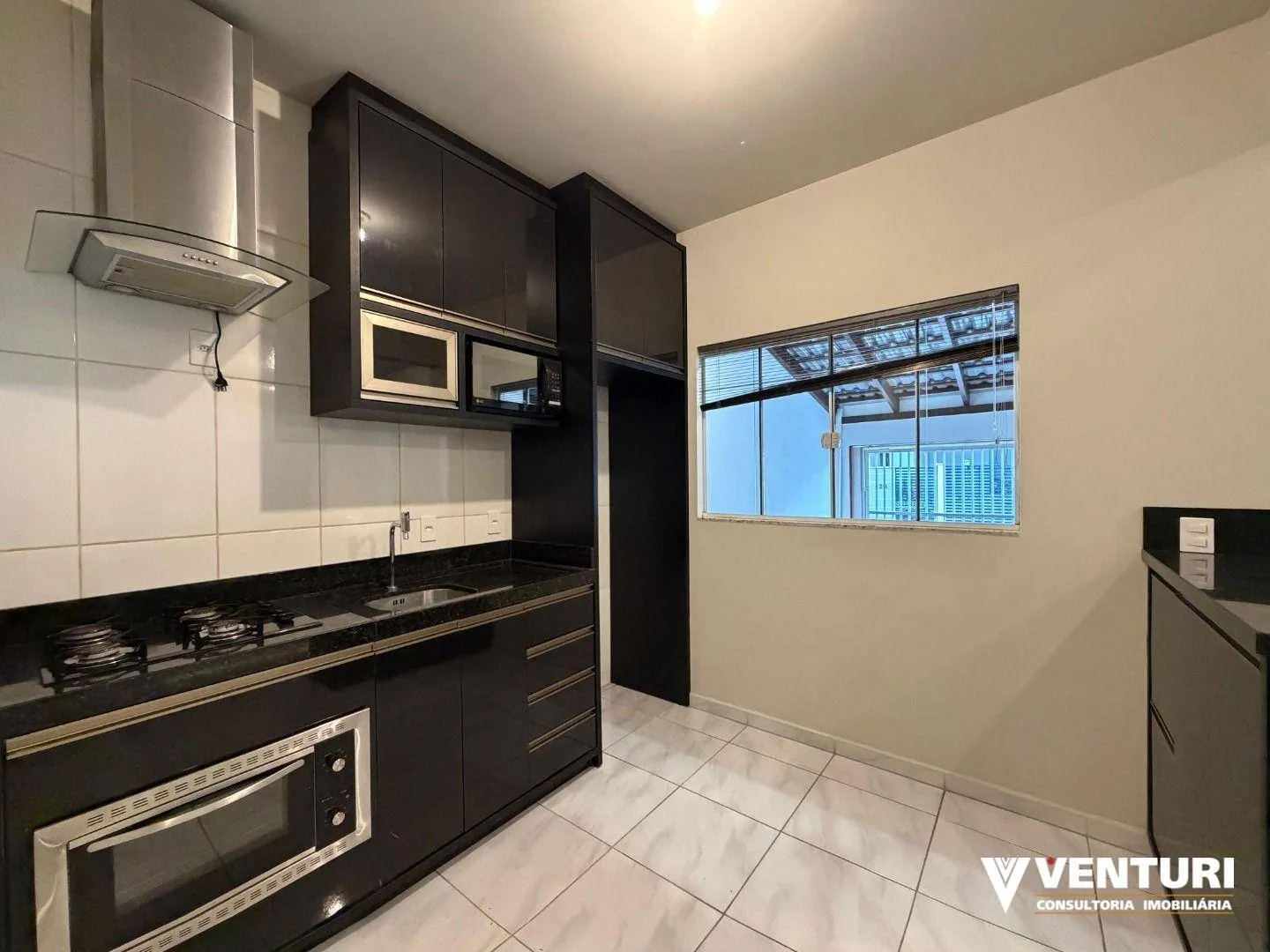 Casa com 2 dormitórios para alugar, 69 m por R$ 2.644,11/mês - Velha - Blumenau/SC - foto 1