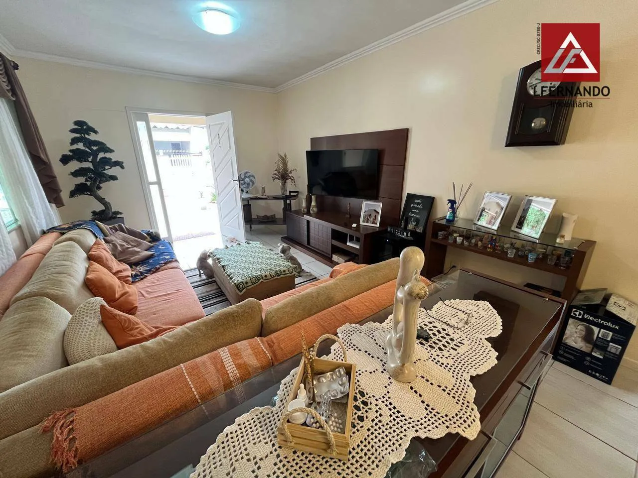 Casa mobiliada com 3 dormitórios, sendo 1 suíte à venda, 189 m por R$ 950.000 - Água Verde - Blumenau/SC — foto 3