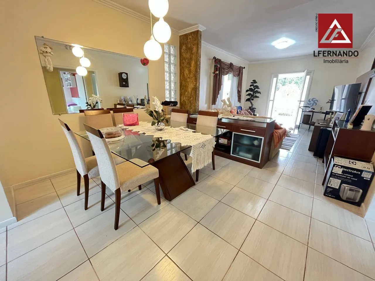 Casa mobiliada com 3 dormitórios, sendo 1 suíte à venda, 189 m por R$ 950.000 - Água Verde - Blumenau/SC — foto 4