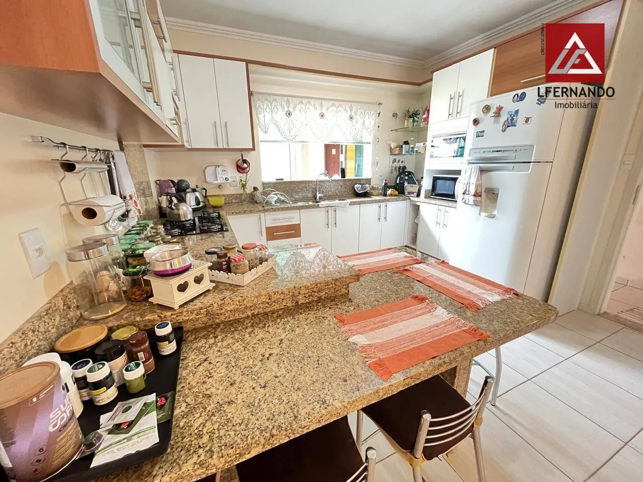 Casa mobiliada com 3 dormitórios, sendo 1 suíte à venda, 189 m por R$ 950.000 - Água Verde - Blumenau/SC — foto 5