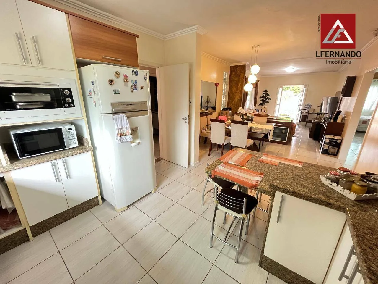 Casa mobiliada com 3 dormitórios, sendo 1 suíte à venda, 189 m por R$ 950.000 - Água Verde - Blumenau/SC — foto 6