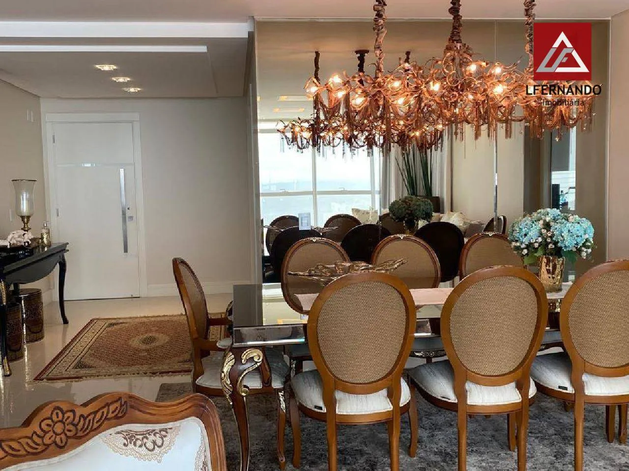 Apartamento à venda com 4 quartos e 4 suítes, 3 vagas, 234m² na região do bairro Centro, próximo à Rua 3000, Balneário Camboriú — foto 6