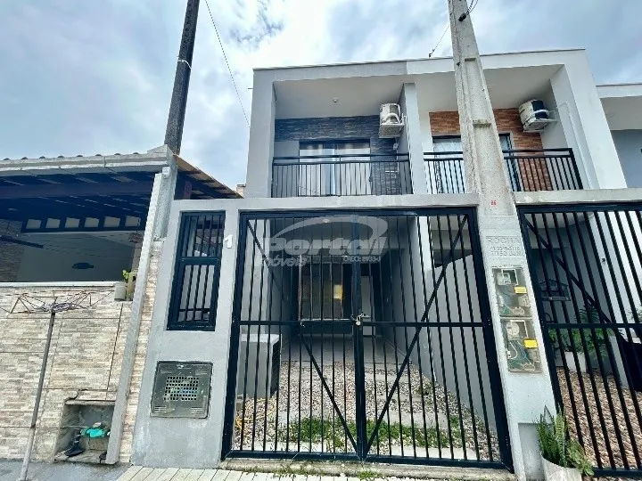 Casa mobiliada a 900 metros do mar, no bairro Itacolomi em Balneário Piçarras/SC (Cód. 23508) - foto 1