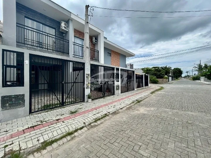 Casa mobiliada a 900 metros do mar, no bairro Itacolomi em Balneário Piçarras/SC (Cód. 23508) — foto 2