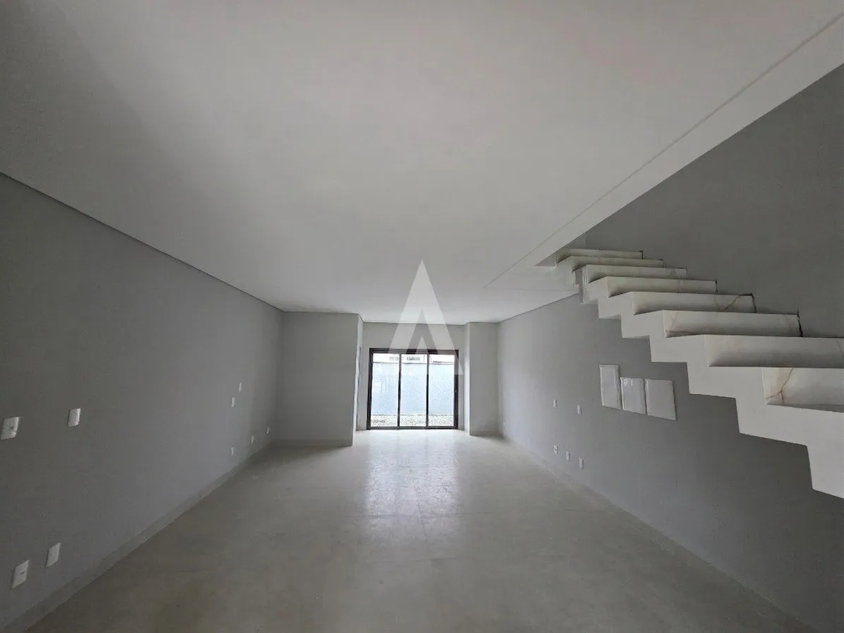 Sobrado geminado com 1 suíte e 2 quartos à venda no bairro Glória em Joinville-SC por R$769.000,00. — foto 2