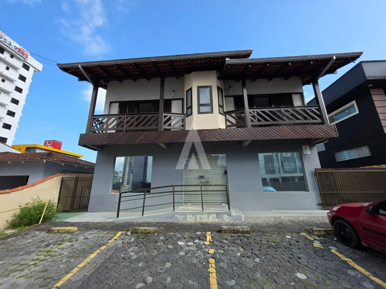 Sobrado com 341m à venda no bairro Costa e Silva em Joinville-SC por R$2.300.000,00. - foto 1