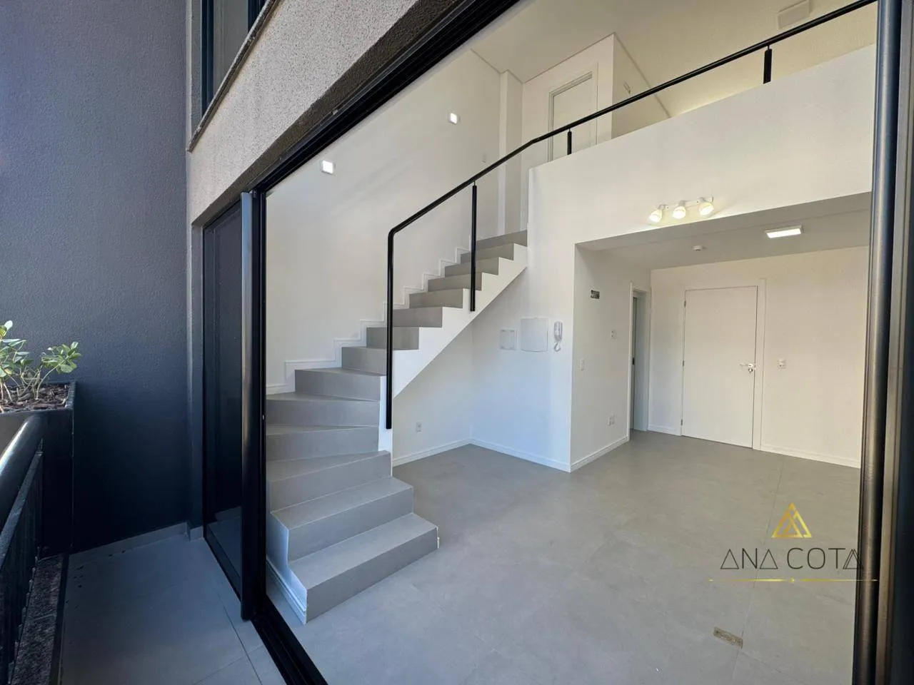 Apartamento Duplex com 1 dormitório para alugar, 60 m por R$ 3.300/mês - Vila Nova - Blumenau/SC — foto 2